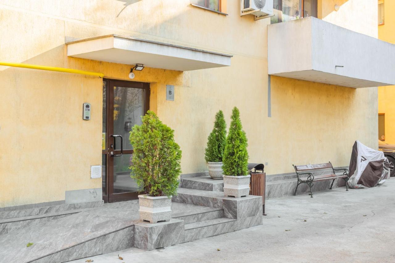Lovely With View Apartment *