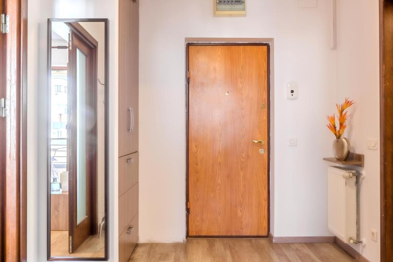 Apartment Lovely With View Bucharest